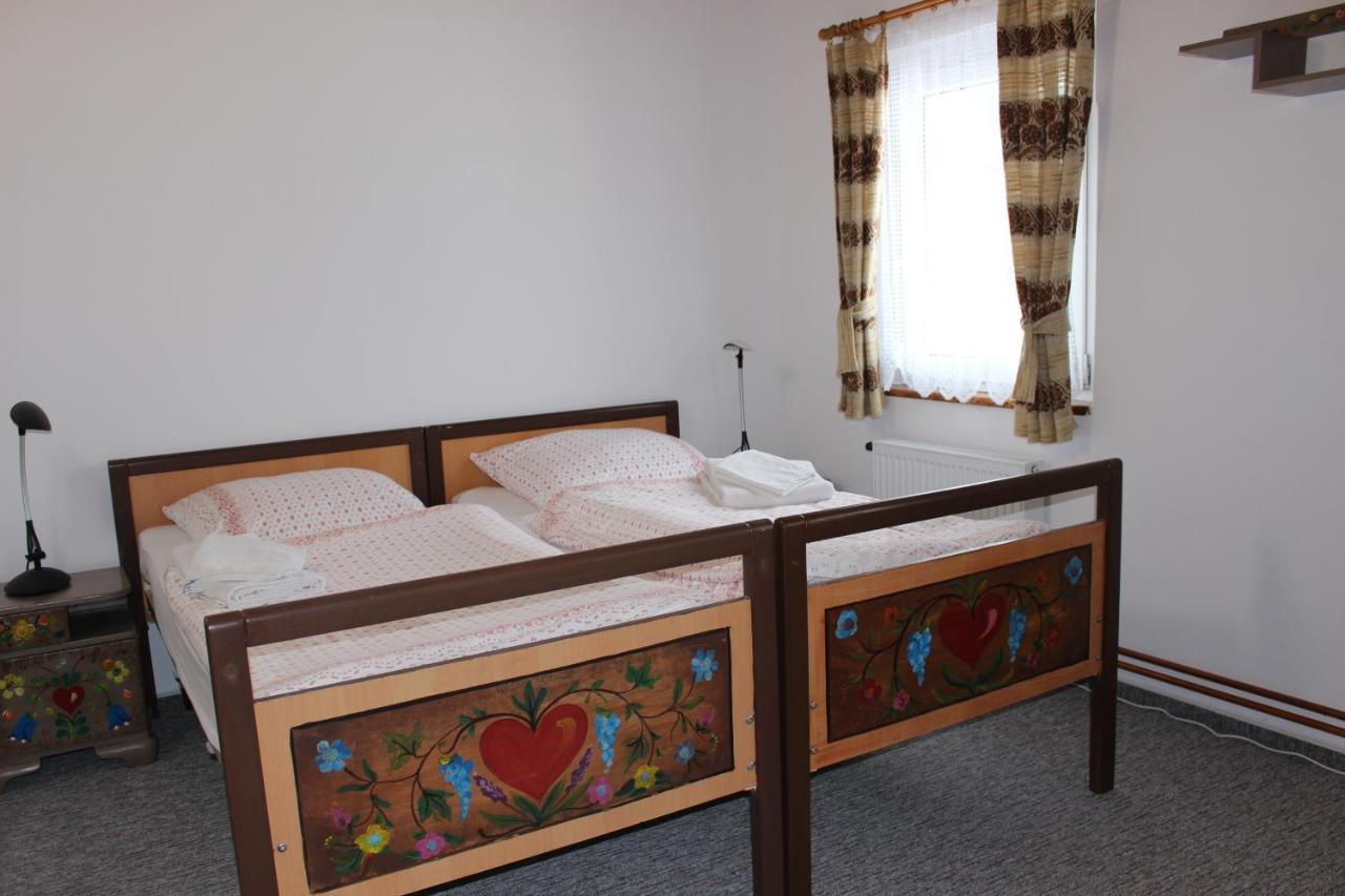 Bendovsky Dvur Bed & Breakfast Dusniky Exterior photo